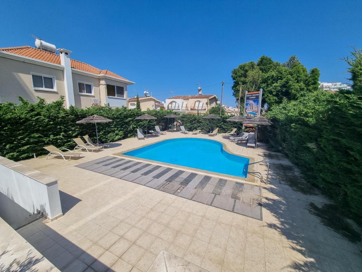 Shades Of Blue Apartment Larnaca Exterior foto